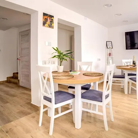 Wynajem Grupowy Szansa Villa *